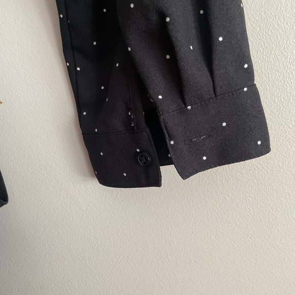 Banana Republic romper jumpsuit polka dot, waist belt, side zip, wider leg - Picture 4 of 9